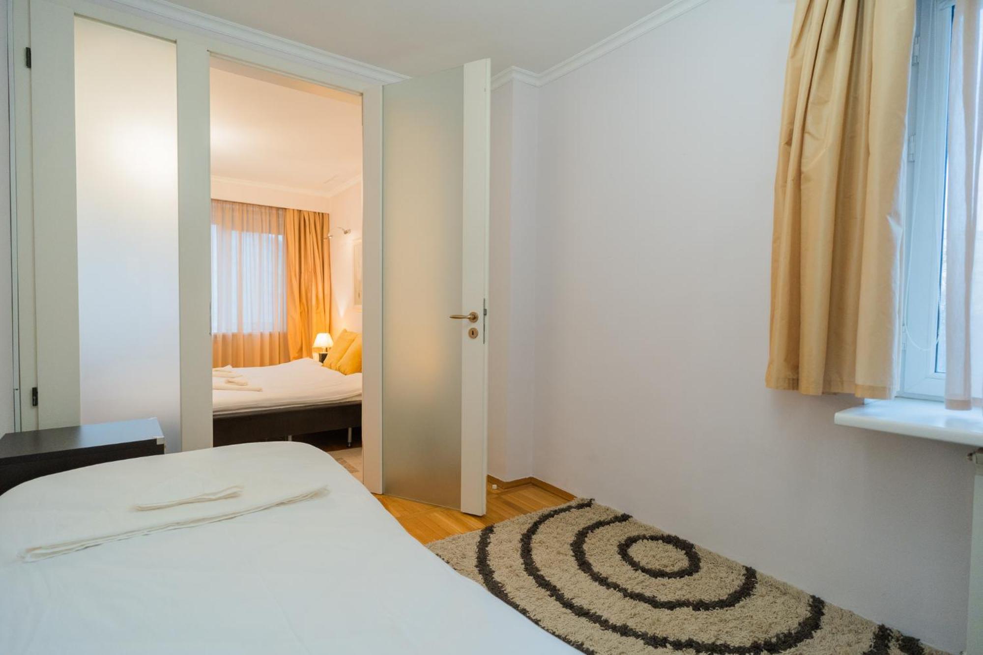 Classic Stay Next To Victoriei Avenue Bucharest Exterior photo