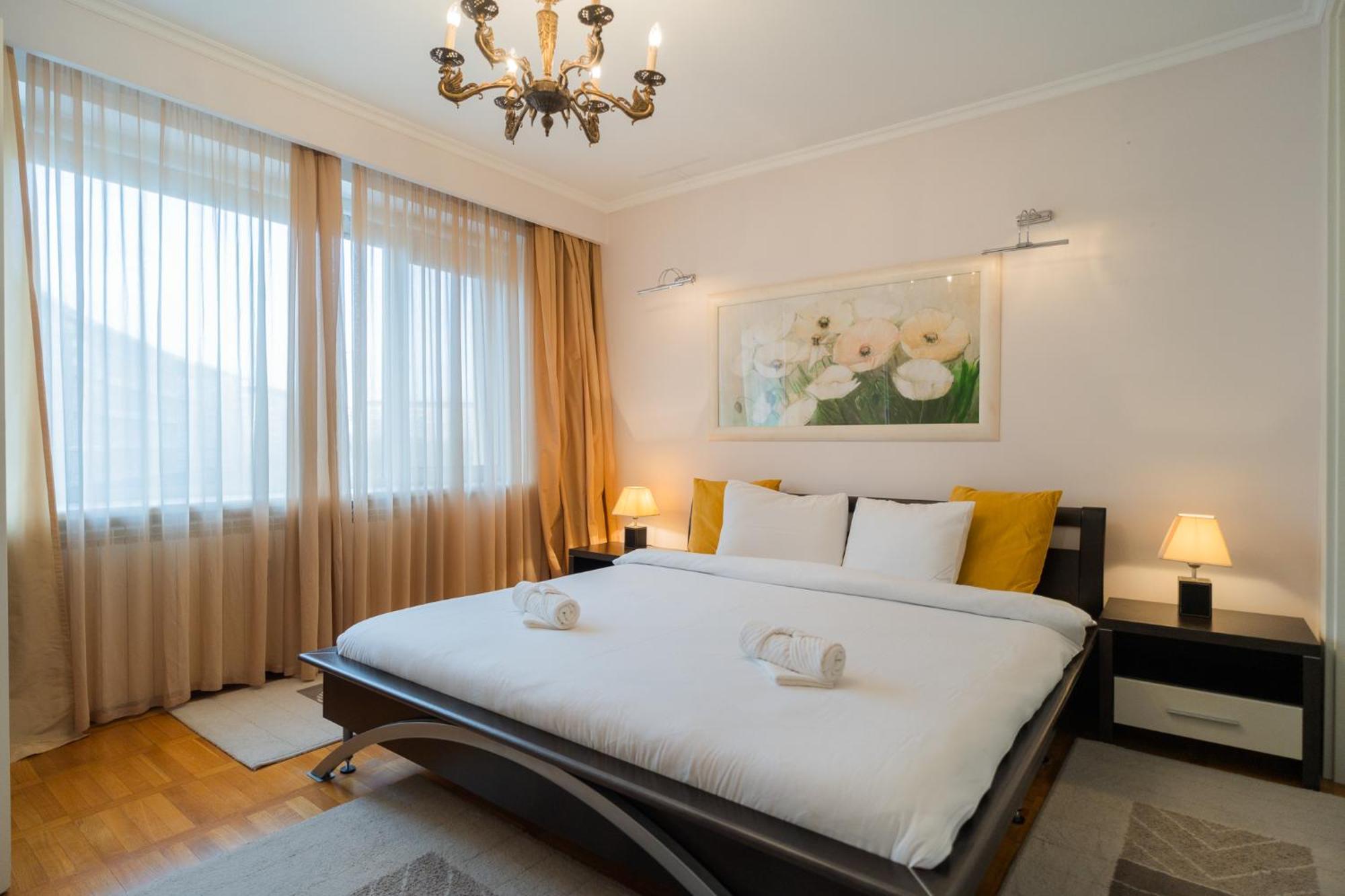 Classic Stay Next To Victoriei Avenue Bucharest Exterior photo
