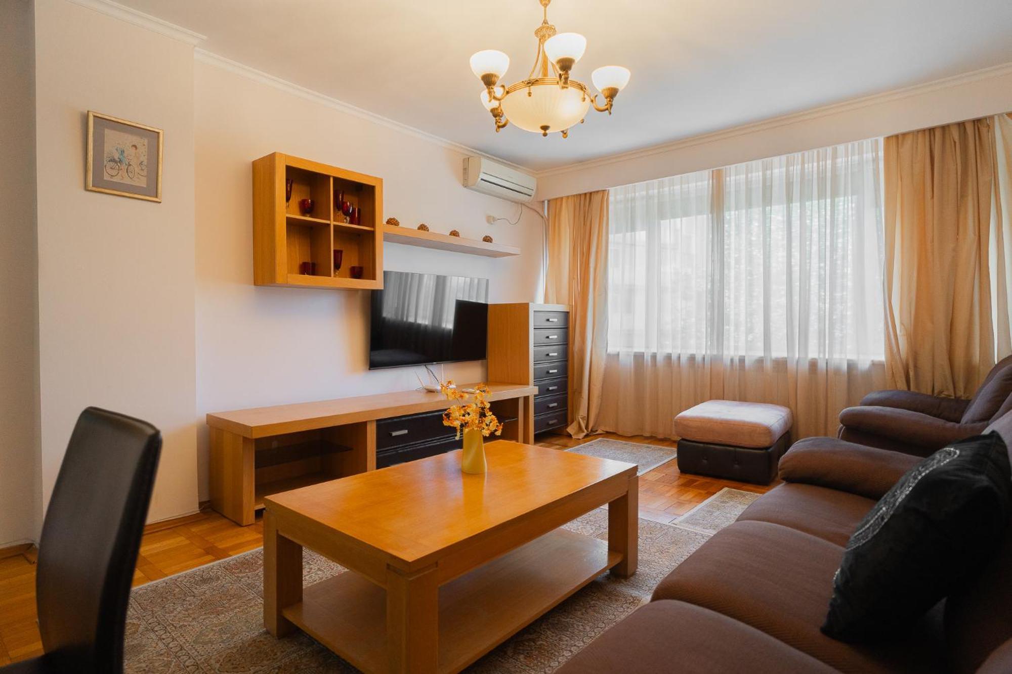 Classic Stay Next To Victoriei Avenue Bucharest Exterior photo